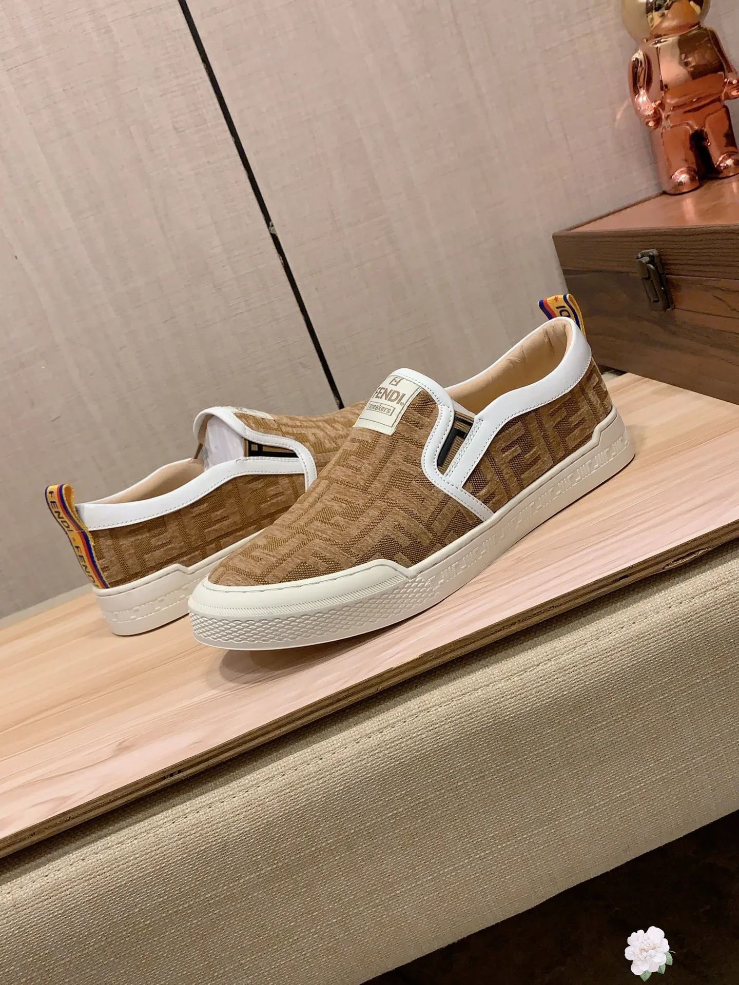 Men's men's shoes💰380💰💰🎩🎩[Lightning][Lightning] "FENDI*" The latest and most popular casual shoes, top brand [Seduce] luxury~purchase, top~quality. [Strong] The upper is made of imported breathable cloth fabric with cowhide material ➕ breathable sheepskin feet (•) and fine workmanship. The original stylish and stylish soft rubber wear-resistant and non-slip outsole is light and comfortable on the feet. The real thing looks better when photographed. No. 2291: code: 38-44, 3️⃣ colors selected